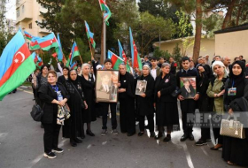 Проходит церемония прощания с шехидом, пропавшим без вести в Первой Карабахской войне