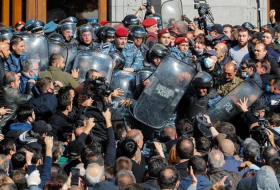 В Армении молодежь проводит акцию протеста против правительства