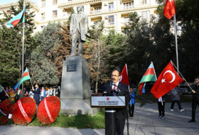 В Баку почтили память Мустафы Кемаля Ататюрка