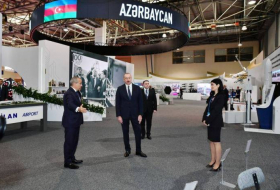 Президент Азербайджана принял участие в открытии выставки стран СПЕКА