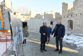 Президент Азербайджана ознакомился с реставрационными работами, проводимыми в мечети Ашагы Говхар Ага в Шуше
