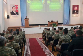 В Азербайджанской армии проведен семинар, посвященный борьбе с коррупцией