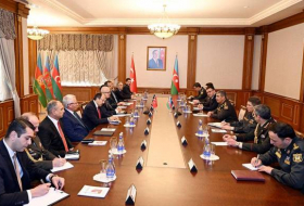 Обсуждены вопросы военного сотрудничества между Азербайджаном и Турцией - Видео