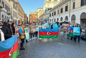 Азербайджанская община провела в столице Италии мирную акцию протеста