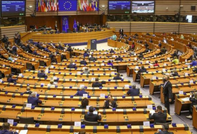 Евродепутаты выразили обеспокоенность в связи с разрушением демократии в ЕС