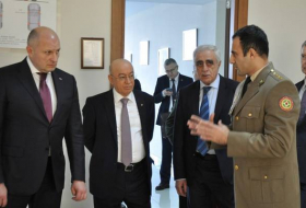Российский министр побывал в Академии МЧС Азербайджана