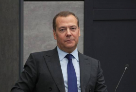 Медведев: Россия не отдаст свои территории Японии