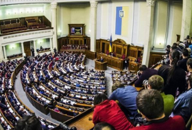 Пять депутатов Верховной Рады Украины подали иски на спикера