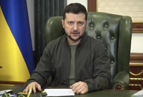 Зеленский призвал вернуться в Украину уехавших за границу мужчин призывного возраста