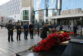 Руководящий состав Министерства обороны посетил памятник Ходжалинскому геноциду