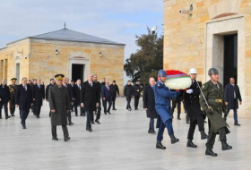 Президент Ильхам Алиев посетил Аныткабир в Анкаре - Обновлено