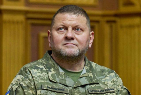 Зеленский присвоил Залужному звание Героя Украины