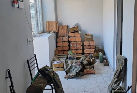 В музыкальной школе в Ходжалинском районе найдены оружие и боеприпасы - Фото