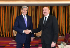 Президент Азербайджана Ильхам Алиев встретился в Мюнхене со специальным представителем Президента США по вопросам климата