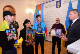 Орден погибшего в Украине азербайджанца вручен его семье в Баку