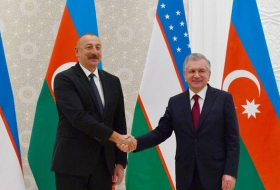 Шавкат Мирзиёев поздравил Ильхама Алиева с уверенной победой на выборах