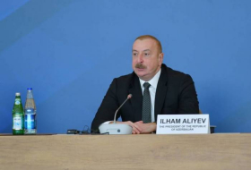 Президент Ильхам Алиев проинформировал участников Бакинского форума о предвзятой позиции Франции в отношении Азербайджана