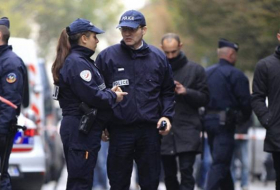 Порядка 20 школ в Париже получили сообщения с угрозой взрыва