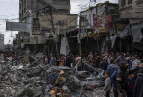 В секторе Газа пять человек погибли при сбросе гумпомощи на толпу беженцев