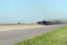Военные летчики Азербайджана выполнили тренировочные полеты - Видео