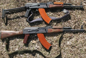 В Ханкенди обнаружено 14 автоматов, пулемет и большое количество патронов