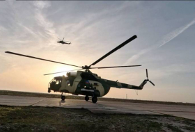 Военные летчики Азербайджанской Армии выполнили учебно-тренировочные полеты - Видео