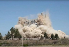 В Ереване взорвали бывшее здание Минобороны Армении