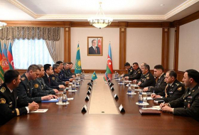 Азербайджан и Казахстан обсудили развитие военного сотрудничества - Видео