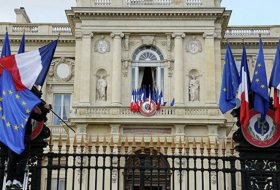 МИД Франции рекомендовал гражданам покинуть Иран