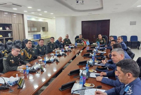 Министр обороны Азербайджана встретился с командующим ВВС Иордании