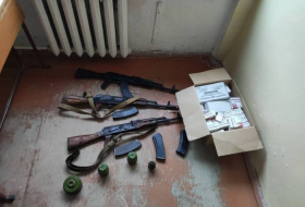 В Ханкенди обнаружены автоматы и гранатомет