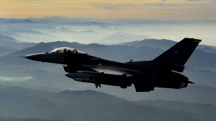 ВВС Турции нанесли удары объектам РКК на севере Ирака