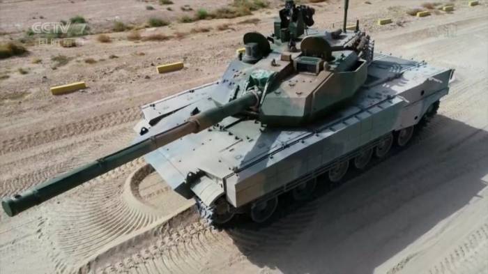 Китайские военные показали, на что способен их танк VT-4