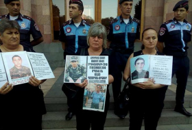 Солдатские матери Армении против президента и министра обороны (ВИДЕО)