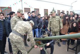 Представители Минобороны и «İRƏLİ» провели встречу с военнослужащими (ФОТО)