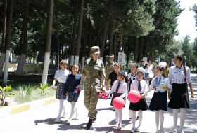 Азербайджанские школьники встретились с защитниками Родины (ФОТО)