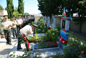 Азербайджанские военные почтили память Национального героя Мубариза Ибрагимова (ФОТО)
