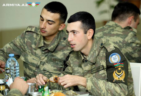 Чем и как кормят Азербайджанскую Армию – СПЕЦРЕПОРТАЖ