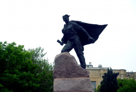 В Баку почтили память Героя Советского Союза Мехти Гусейнзаде