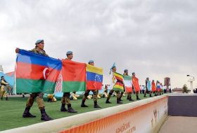Азербайджанские военнослужащие на церемонии открытия конкурса «Мастера артиллерийского огня» – ВИДЕО