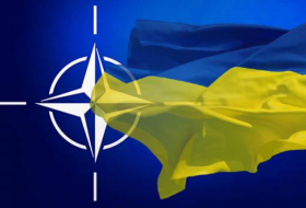 КС Украины одобрил закрепление в конституции курса страны в НАТО 