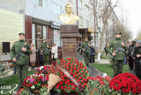 В Дербенте установлен памятник генерал-лейтенанту артиллерии Гусейну Расулбекову