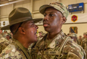 В Армии США выявили проблемы с психологическим состоянием сержантов-инструкторов - Видео