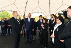 Ильхам Алиев и Мехрибан Алиева встретились с представителями общественности Зангилана - Фото