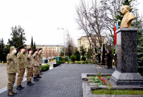 Министр обороны Азербайджана посетил новую воинскую часть коммандос - Видео