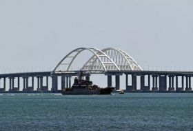 По Крымскому мосту временно перекрыли движение автотранспорта